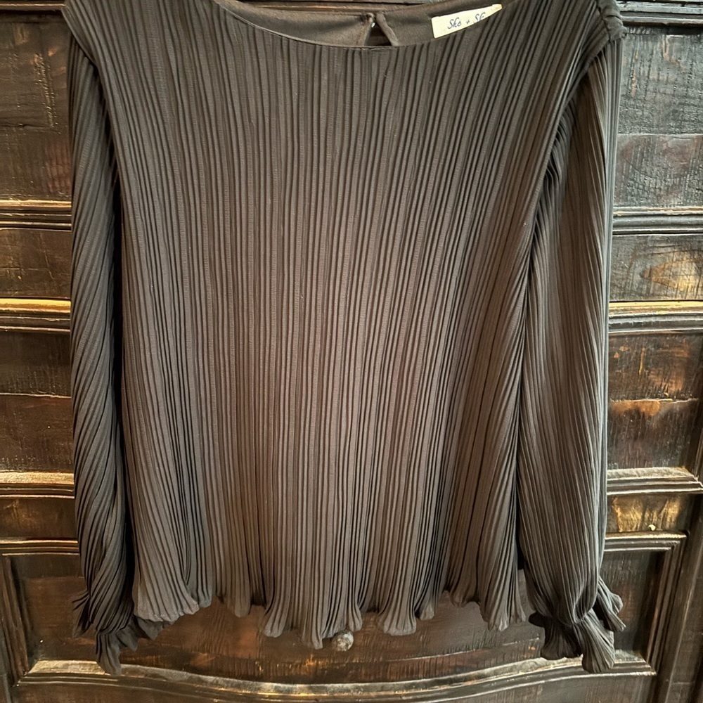 She + Sky Black Pleated Blouse